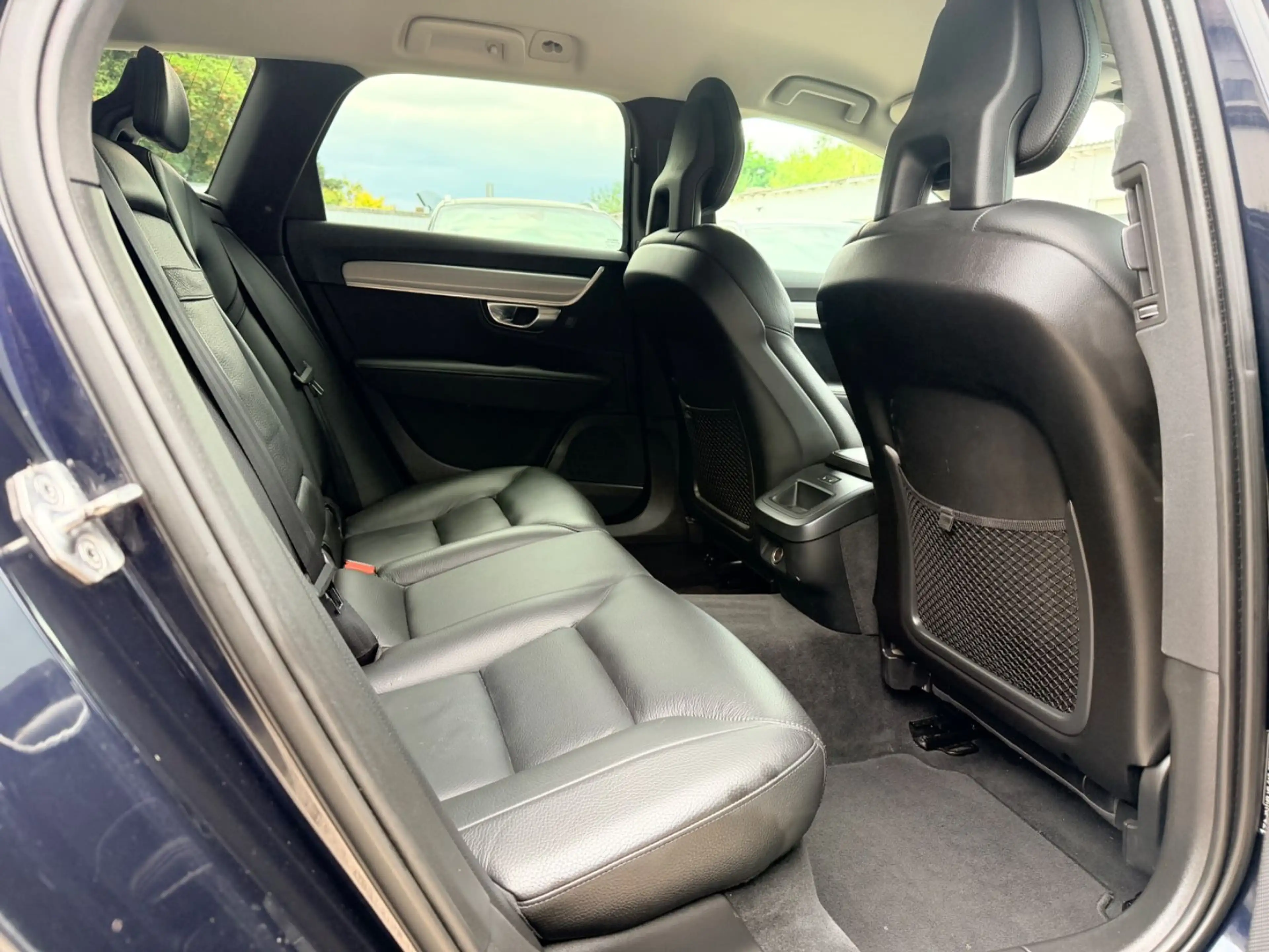 Volvo V90 Kombi Momentum AUTOMATIK*LED*NAVI*LEDER — photo 14