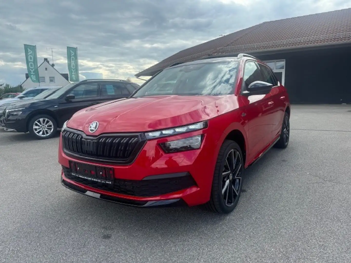 Skoda Kamiq MONTE CARLO AHK+ACC+KAMERA+AMBIENTE+LADEBODEN Rot - 2