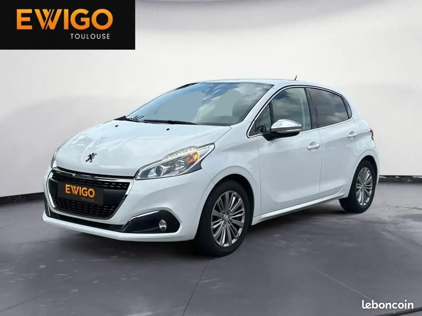 Peugeot 208 GENERATION-I 1.2 PURETECH 80 ALLURE Weiß - 1
