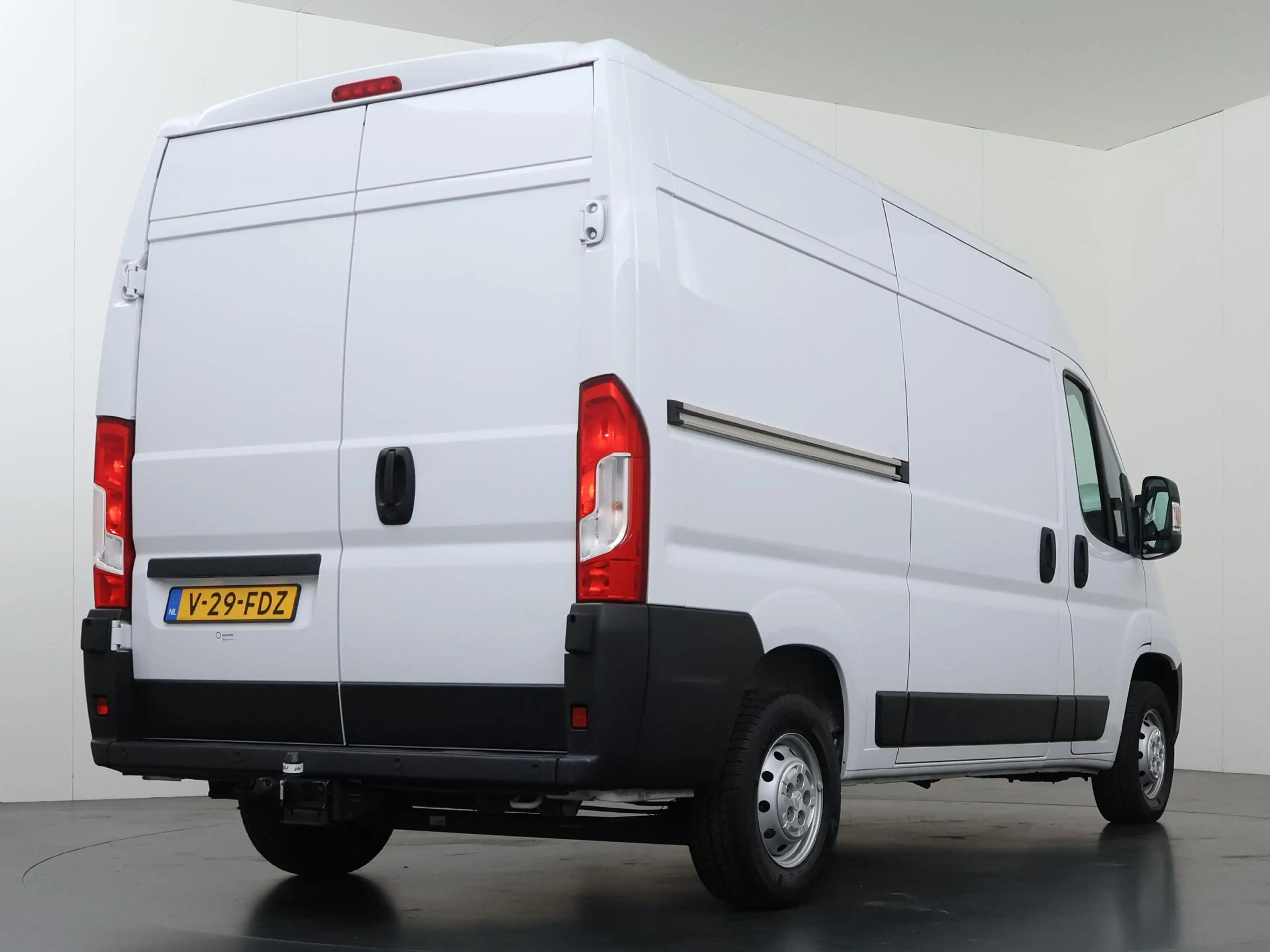 Citroen Jumper 2.2 BlueHDi | 120 PK | L2 H2 | 3.3t | Climate Cont — photo 2