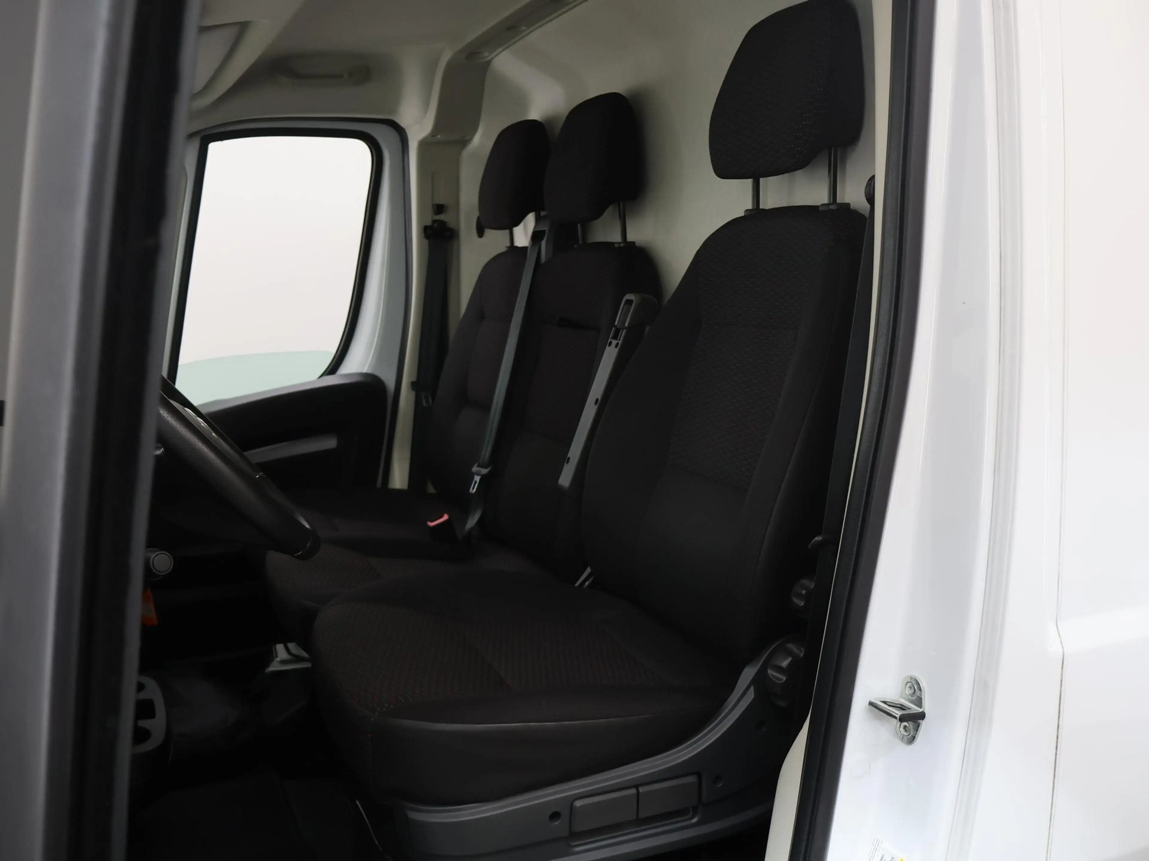 Citroen Jumper 2.2 BlueHDi | 120 PK | L2 H2 | 3.3t | Climate Cont — photo 9