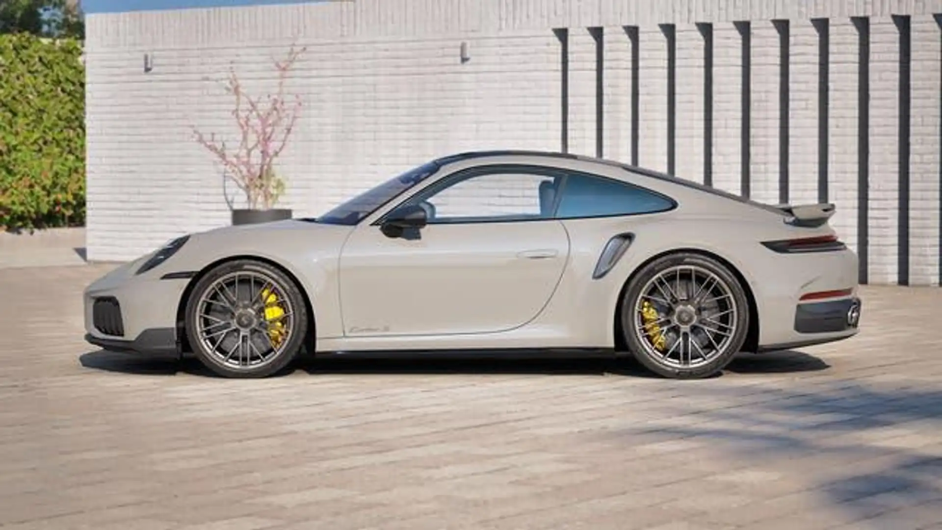 포르쉐 911 Turbo S Coupe 2026 화이트 사진 2