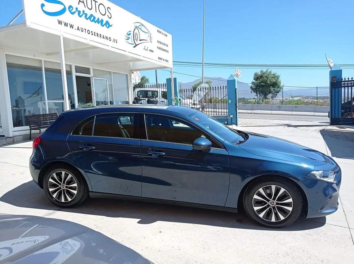 Mercedes-Benz A 180 1.3 BUSINESS SOLUTION ESSENTIAL Blauw - 2
