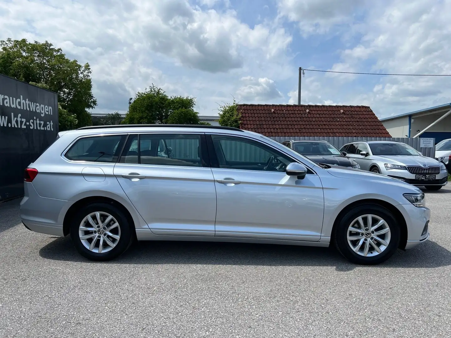 Volkswagen Passat Variant Business 2,0 SCR TDI DSG Silber - 2