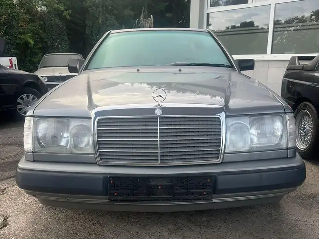 Mercedes-Benz CE 300 W124 CE300 Automatik Leder TÜV Schiebedach