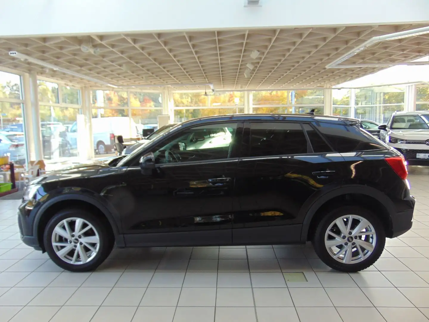 Audi Q2 35 TFSI S tronic NAVI/SITZHZG./RÜ-CAM/EL. KLA Schwarz - 2