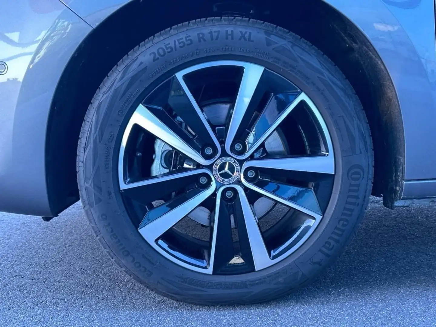 Mercedes-Benz T-Klasse T 180 d PROGRESSIVE EDITION 7GT+LED+AHK+K Gris - 2