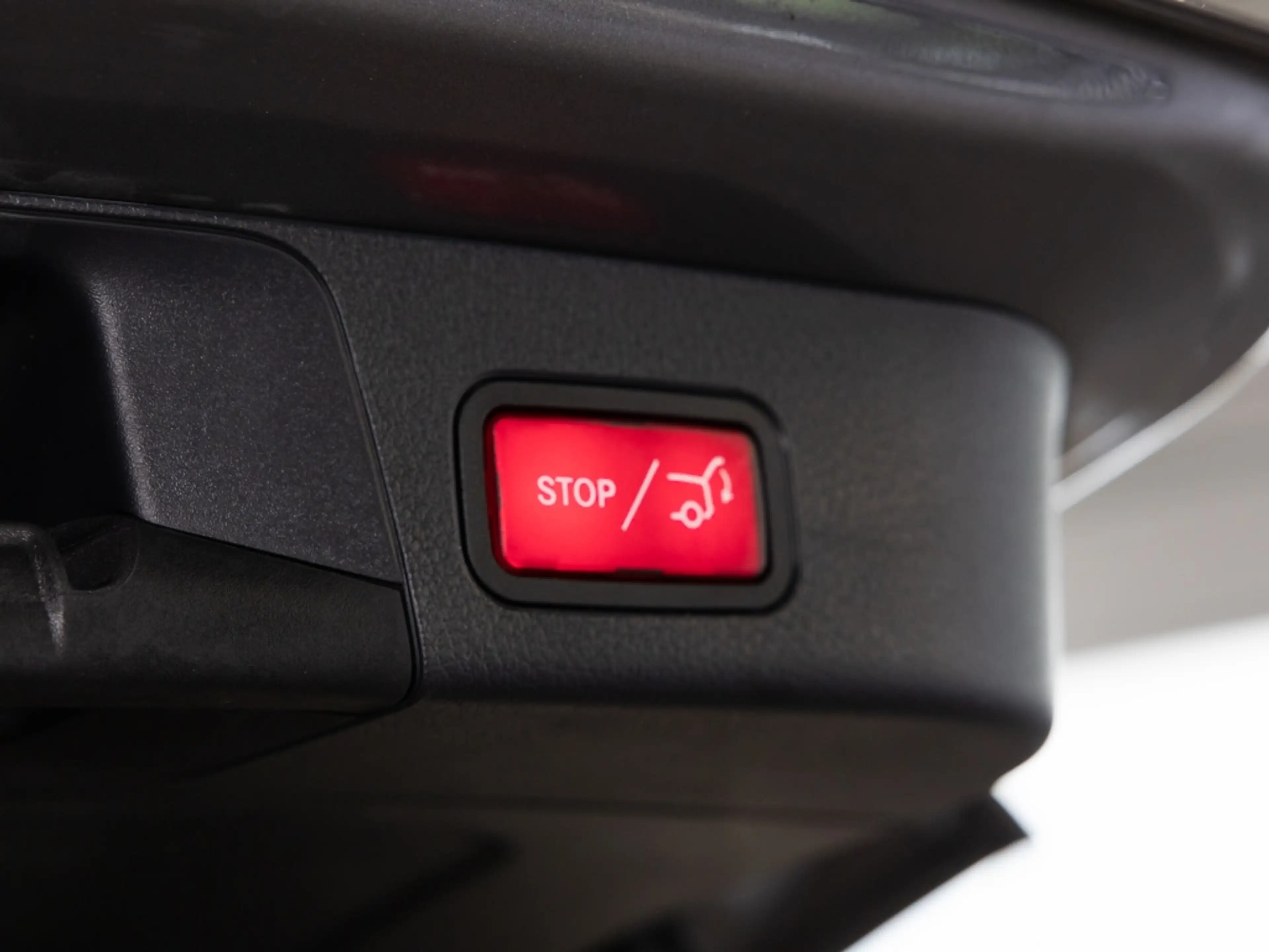 Mercedes-Benz GLB 250 4M , PROGRESSIVE MEMO MULTI 360 DISTR — photo 10