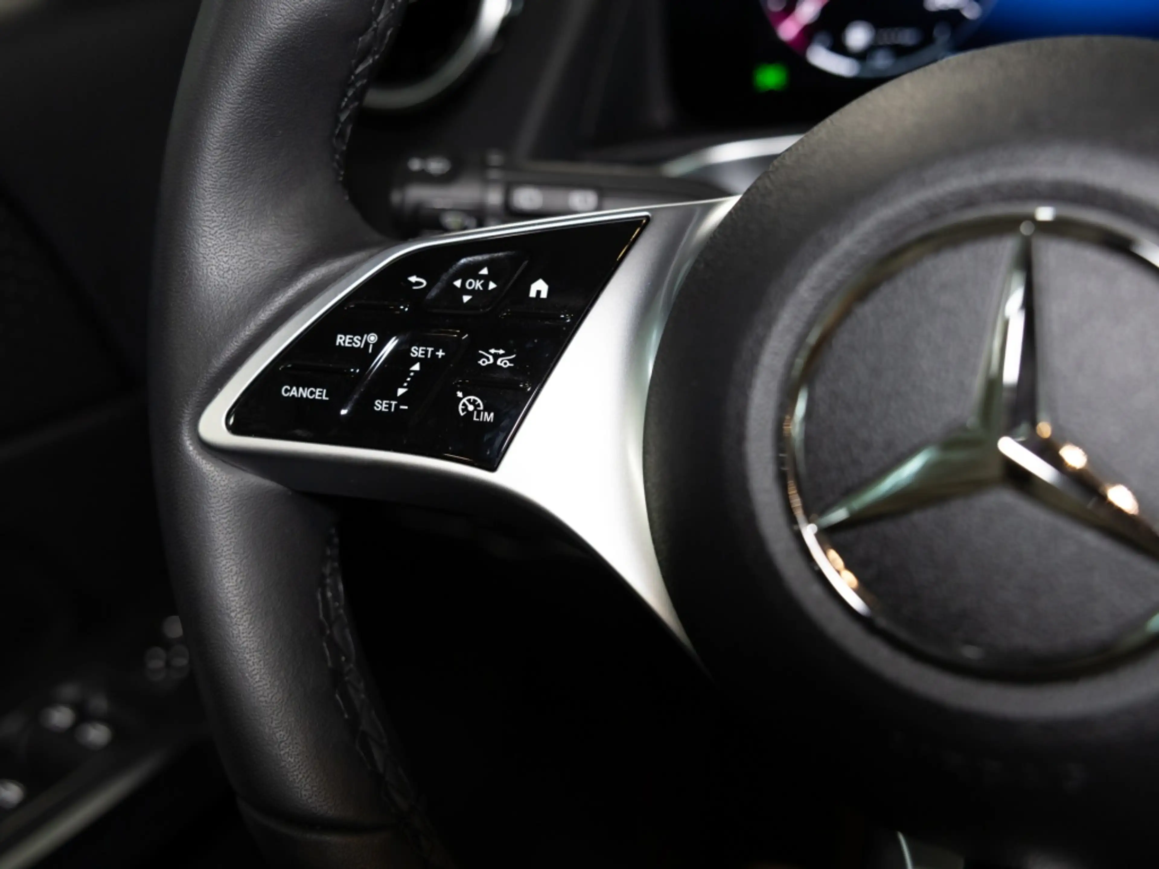 Mercedes-Benz GLB 250 4M , PROGRESSIVE MEMO MULTI 360 DISTR — photo 15