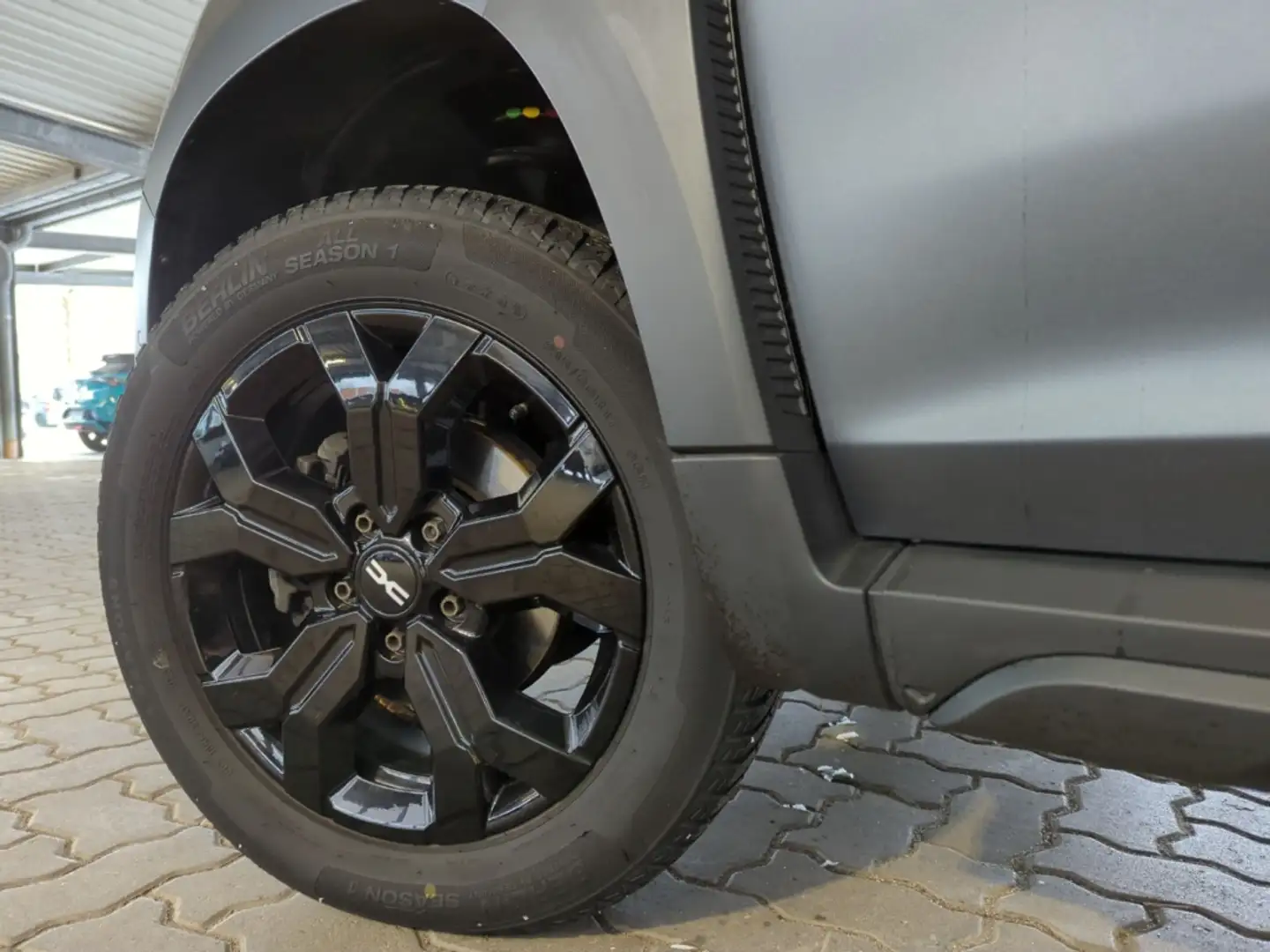 Dacia Duster Mat Edition TCe 150 EDC 1/225 +Frontbügel+AHK+Navi Grau - 2