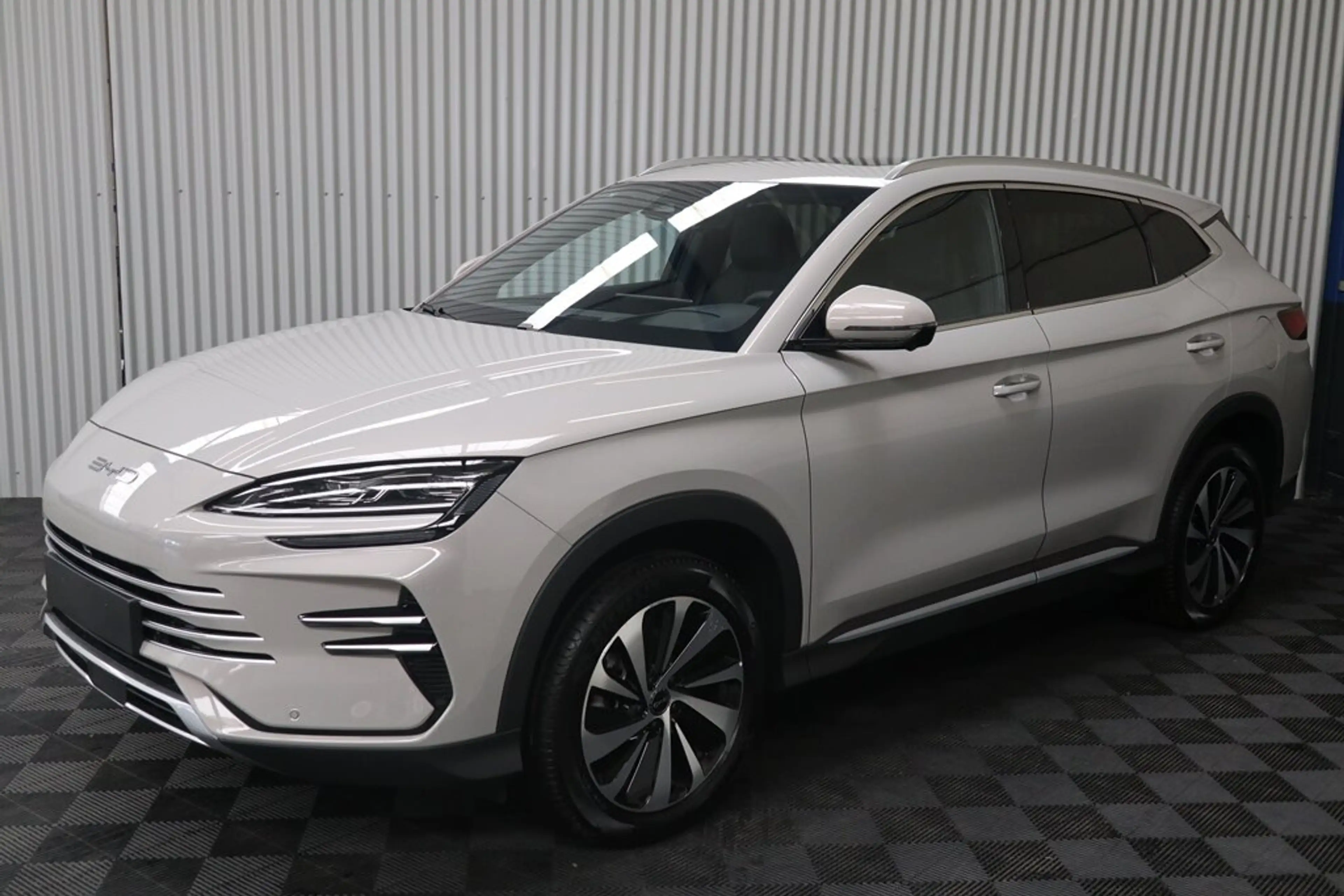 BYD Seal U DM-i Boost 18,3 kWh Panoramadak Camera 360 Adap...