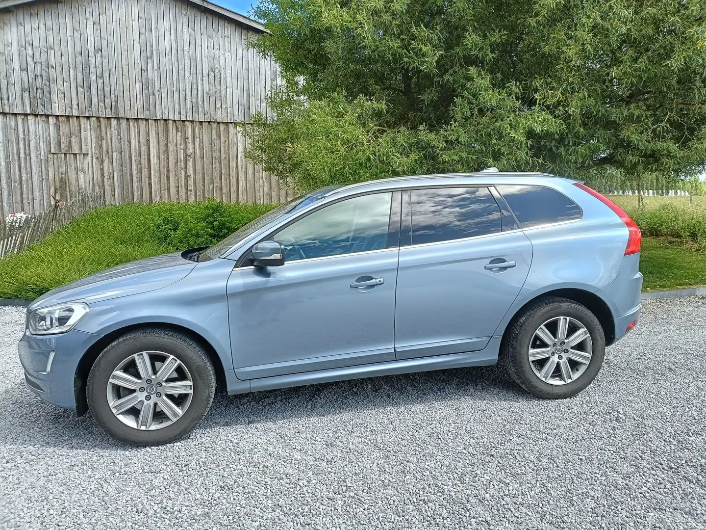 Volvo XC60 2.0 D3 Luxury Edition Geartronic Bleu - 2