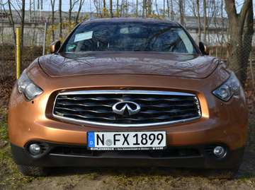 FX35 3.5 V6 | 307 PS | 360° Kamera | Allrad | TÜV | Bose