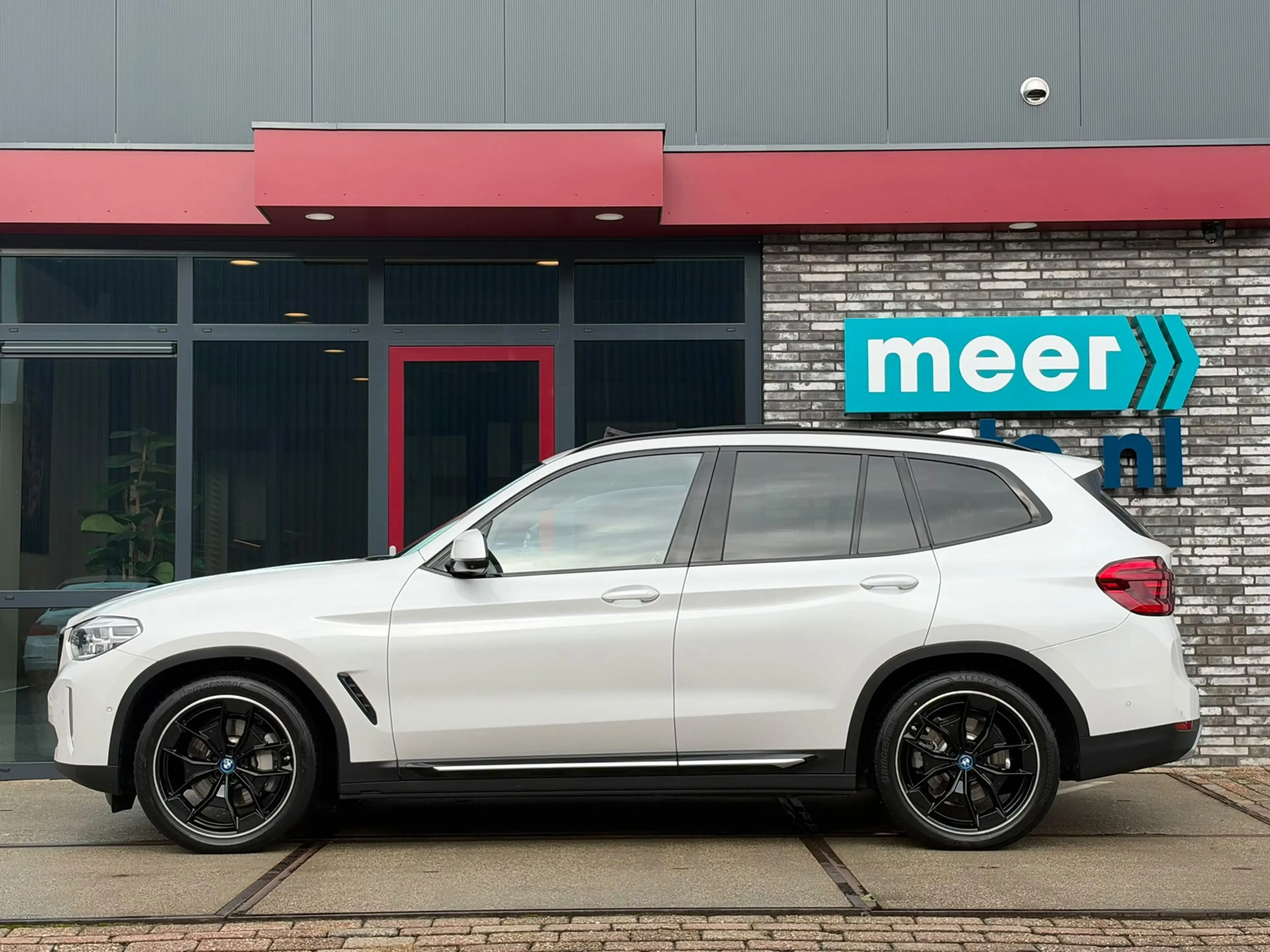 BMW iX3 High Executive 80 kWh l SOH 94% l PANO l H/K l HUD — photo 27