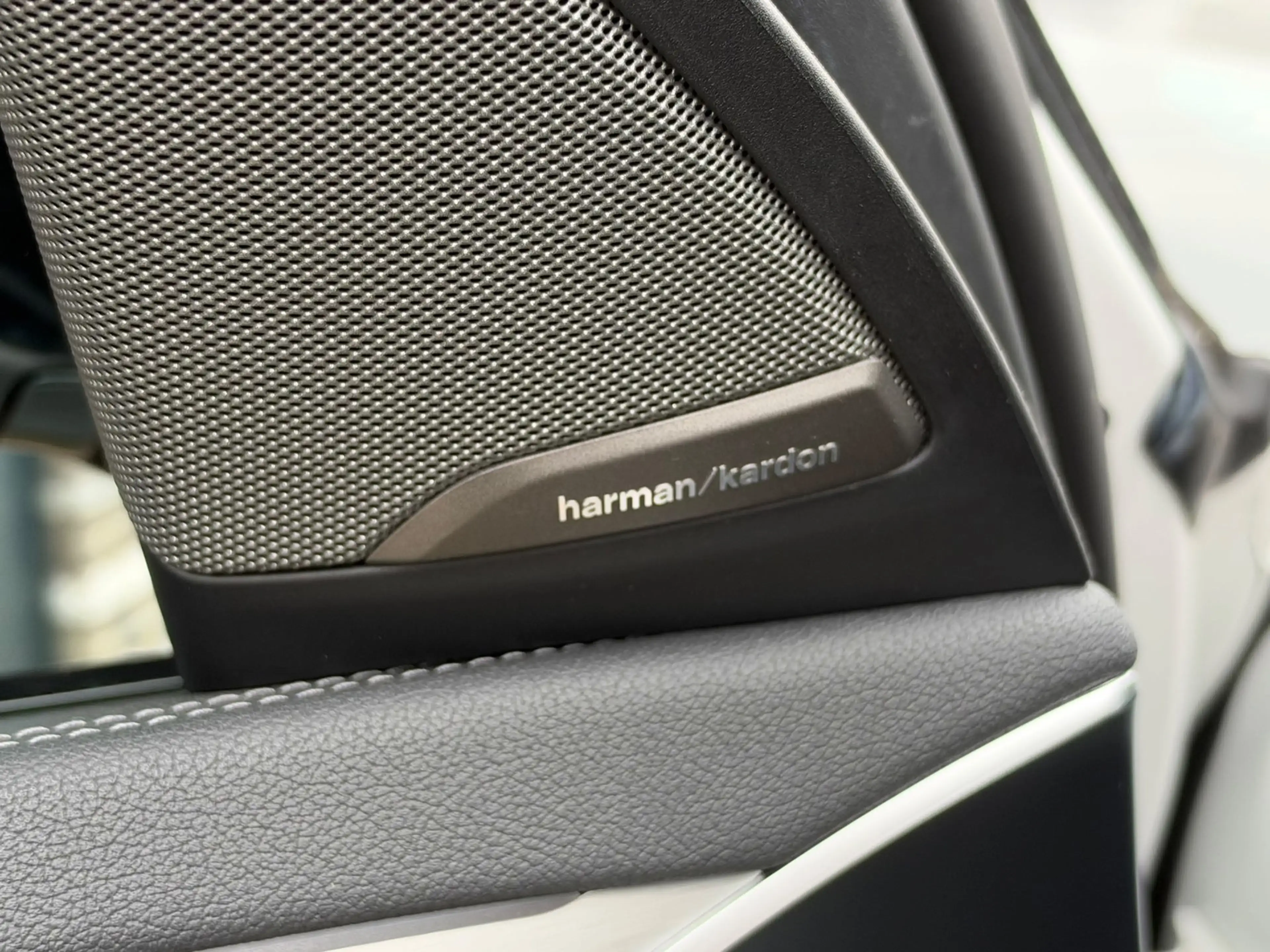 BMW iX3 High Executive 80 kWh l SOH 94% l PANO l H/K l HUD — photo 7