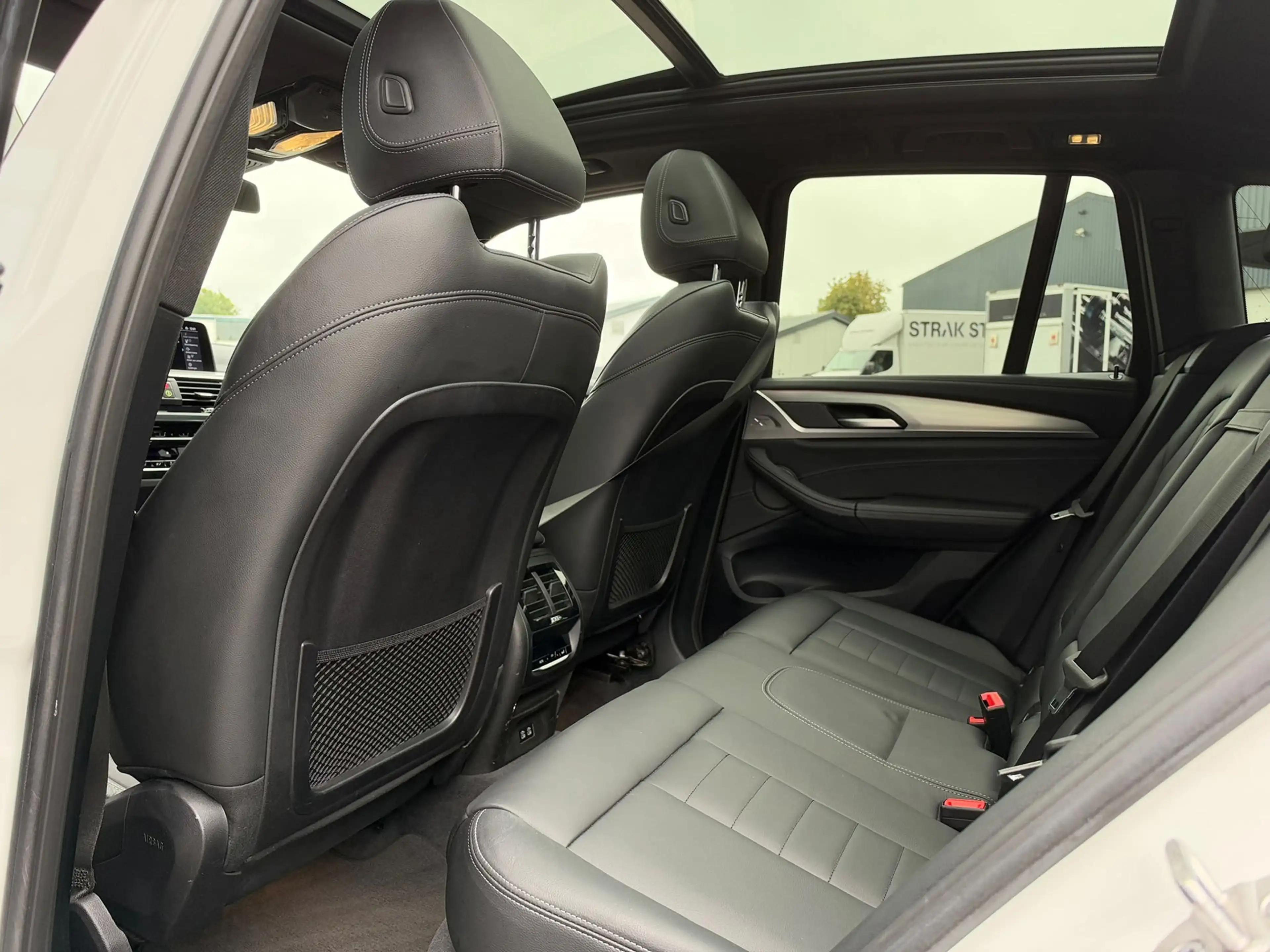 BMW iX3 High Executive 80 kWh l SOH 94% l PANO l H/K l HUD — photo 16