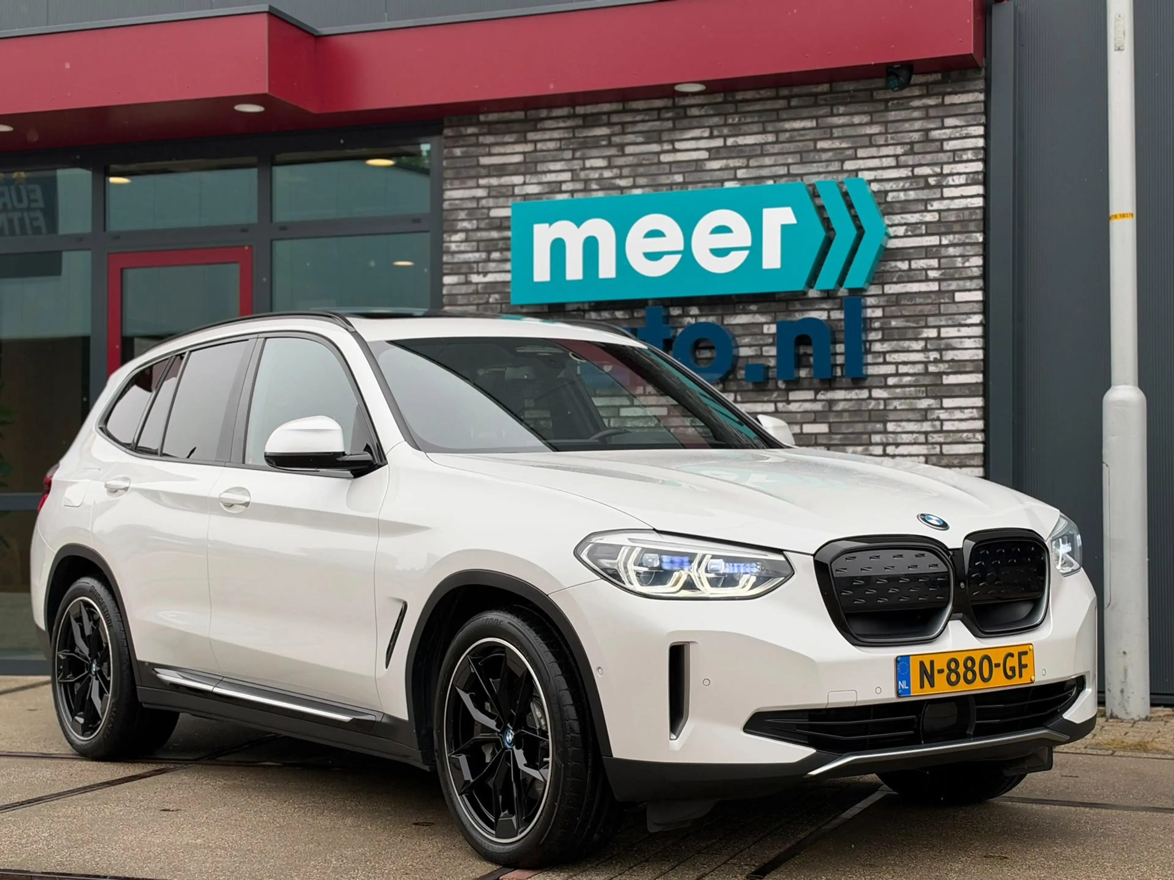 BMW iX3 High Executive 80 kWh l SOH 94% l PANO l H/K l HUD — photo 11