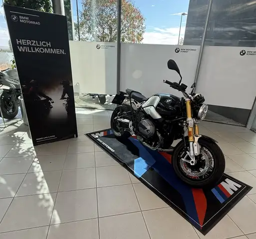 BMW R main image