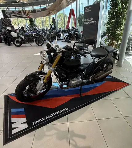 BMW R view 2