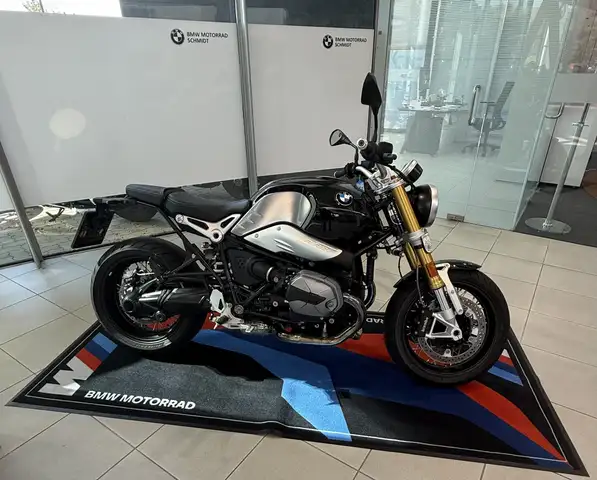 BMW R view 3