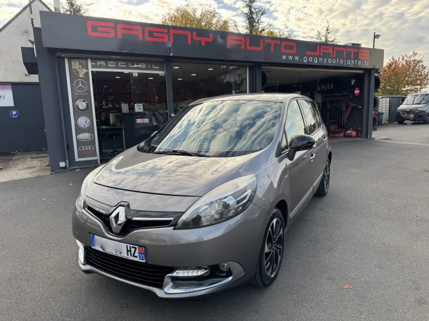 Renault Scenic 1.2 TCE 130CH ENERGY BOSE EURO6 2015 Gris - 1