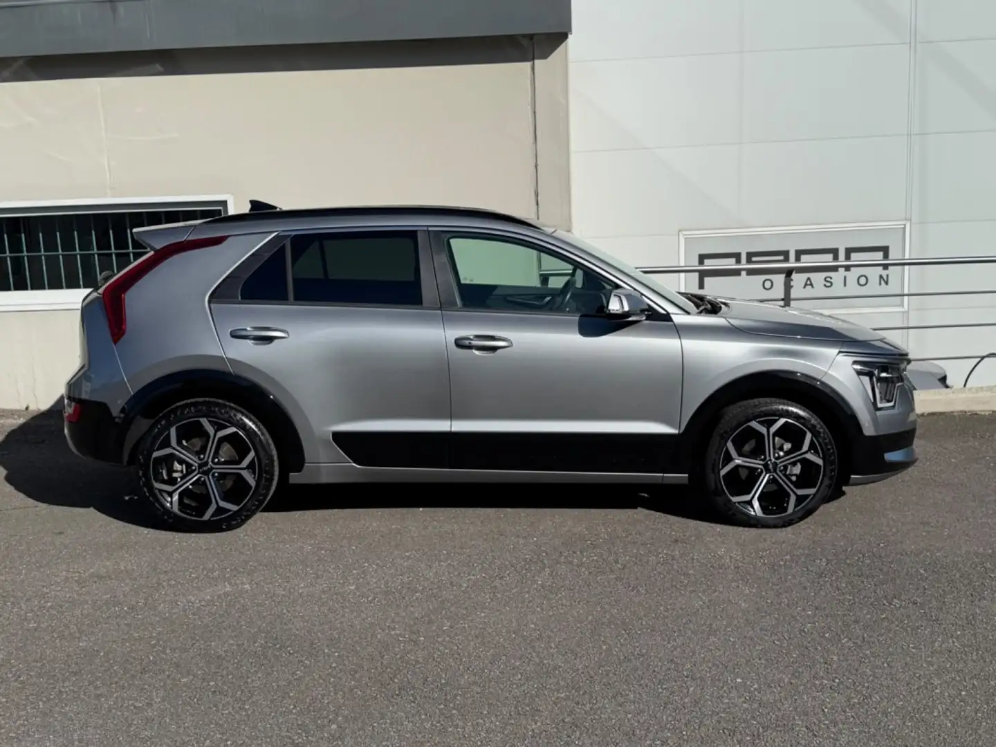 Kia Niro 1.6 HEV Emotion 141 Gris - 2