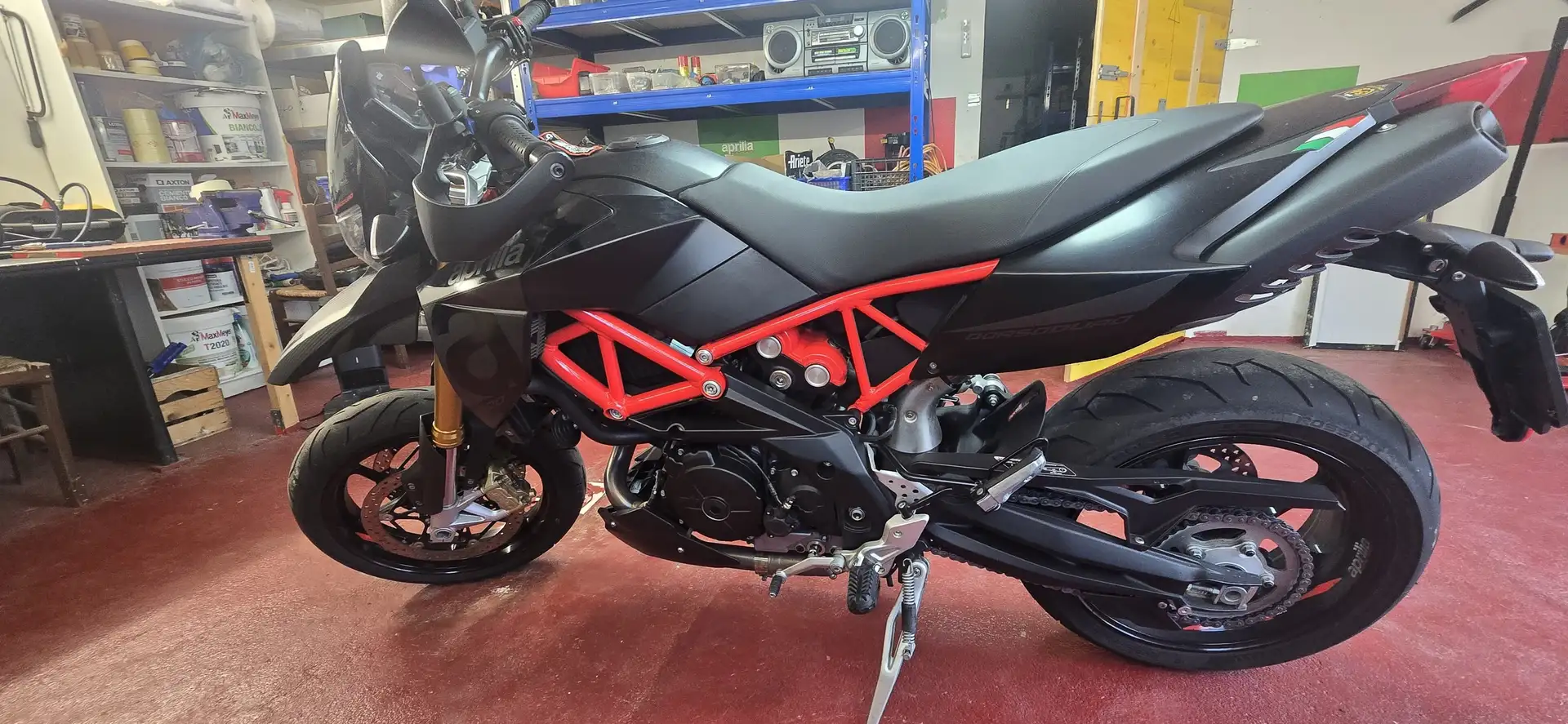 Aprilia Dorsoduro 900 Fekete - 2