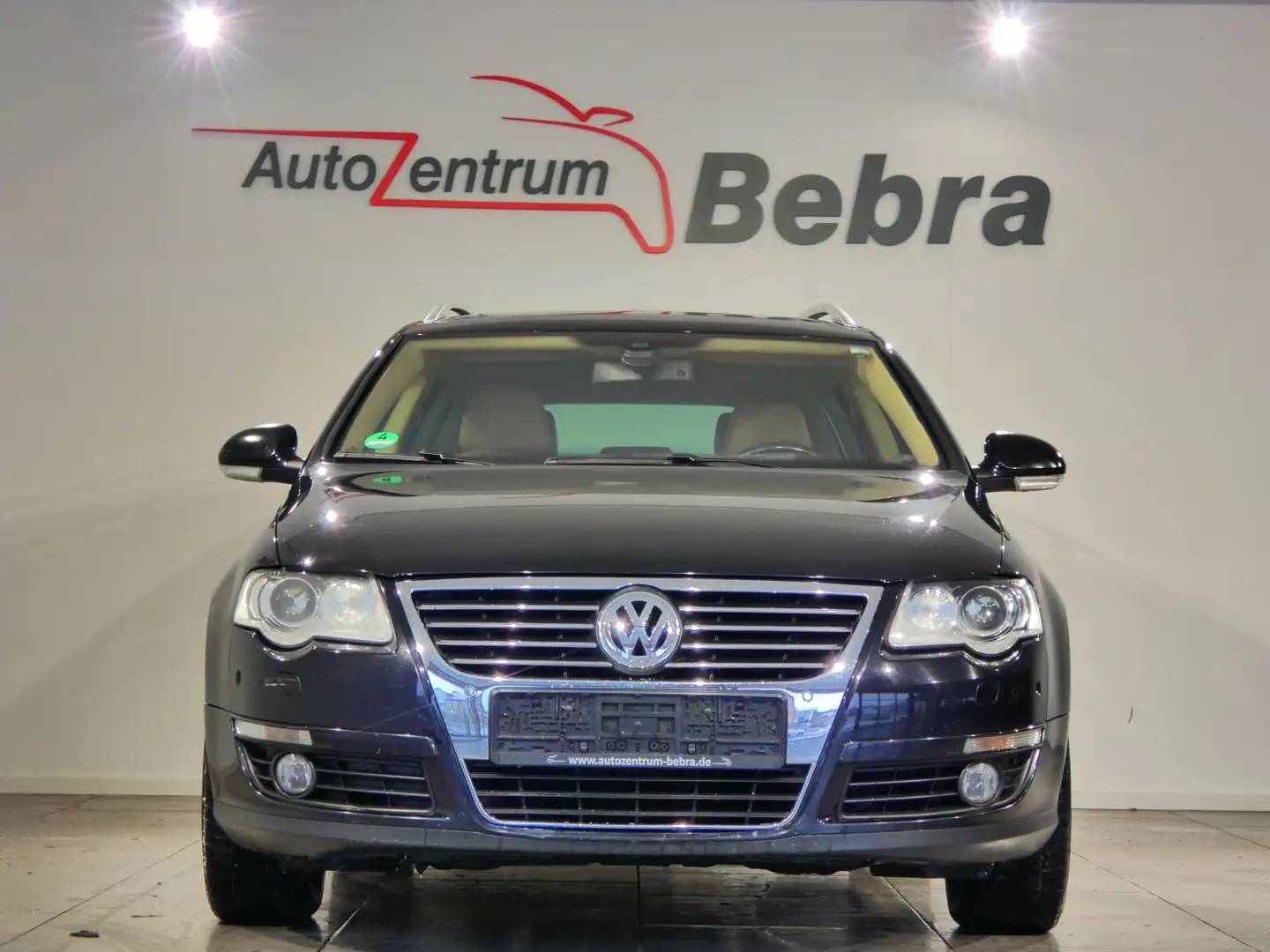 Volkswagen Passat 1.8 TSI Highline DSG/Navi/Leder/Schiebeda Schwarz - 2