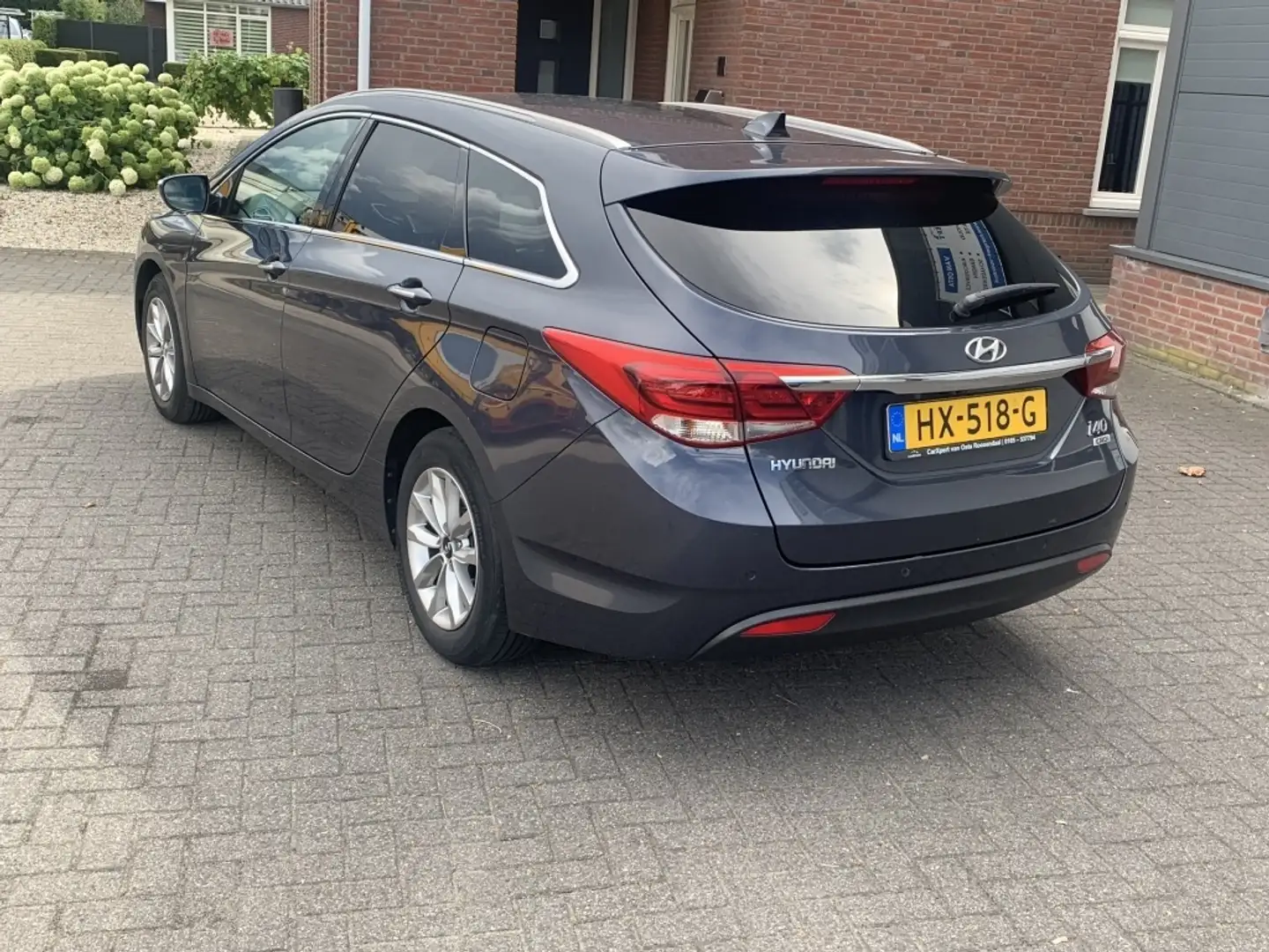 Hyundai i40 Wagon 1.7 CRDi Bns Edition Blauw - 2