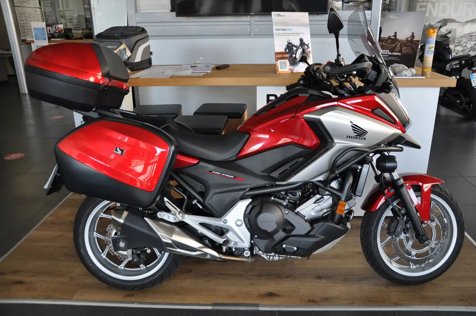 Honda NC 750 X Travel Edition DCT, ABS Rosso - 1