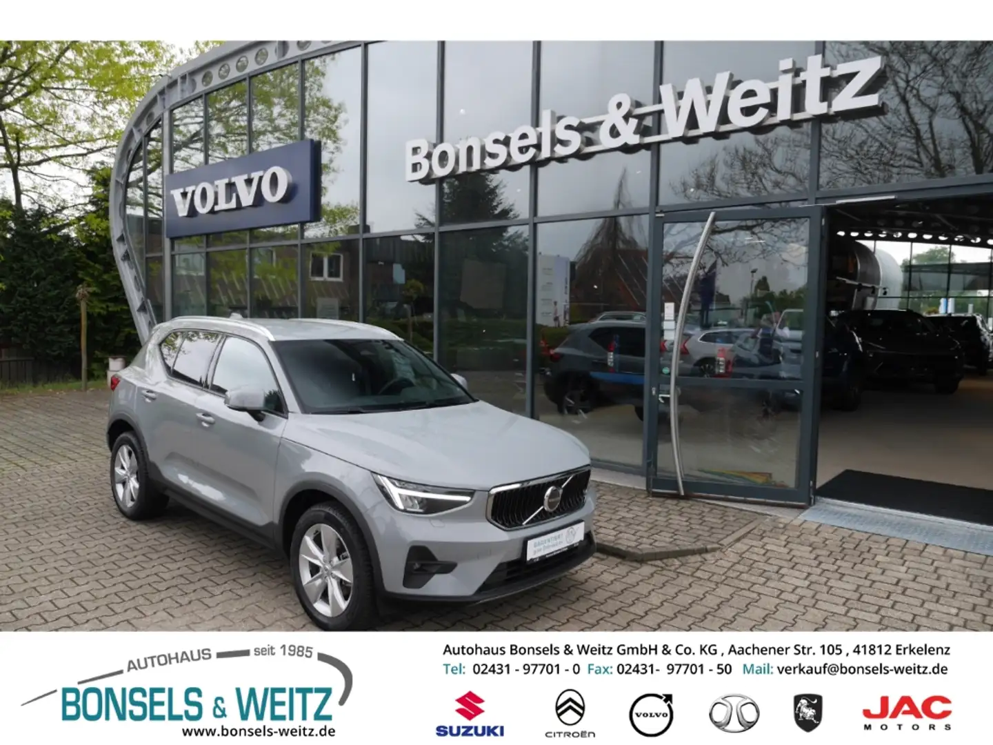 Volvo XC40 Core 2WD EU6d B3 MILD HYBRID BENZIN AUTOMATIK Navi Grau - 1