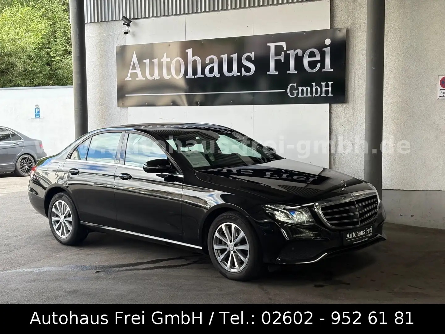 Mercedes-Benz E 220 d Lim.*MULTIBEAM*KAMERA*WIDESCREEN*DISTRO+ Noir - 1