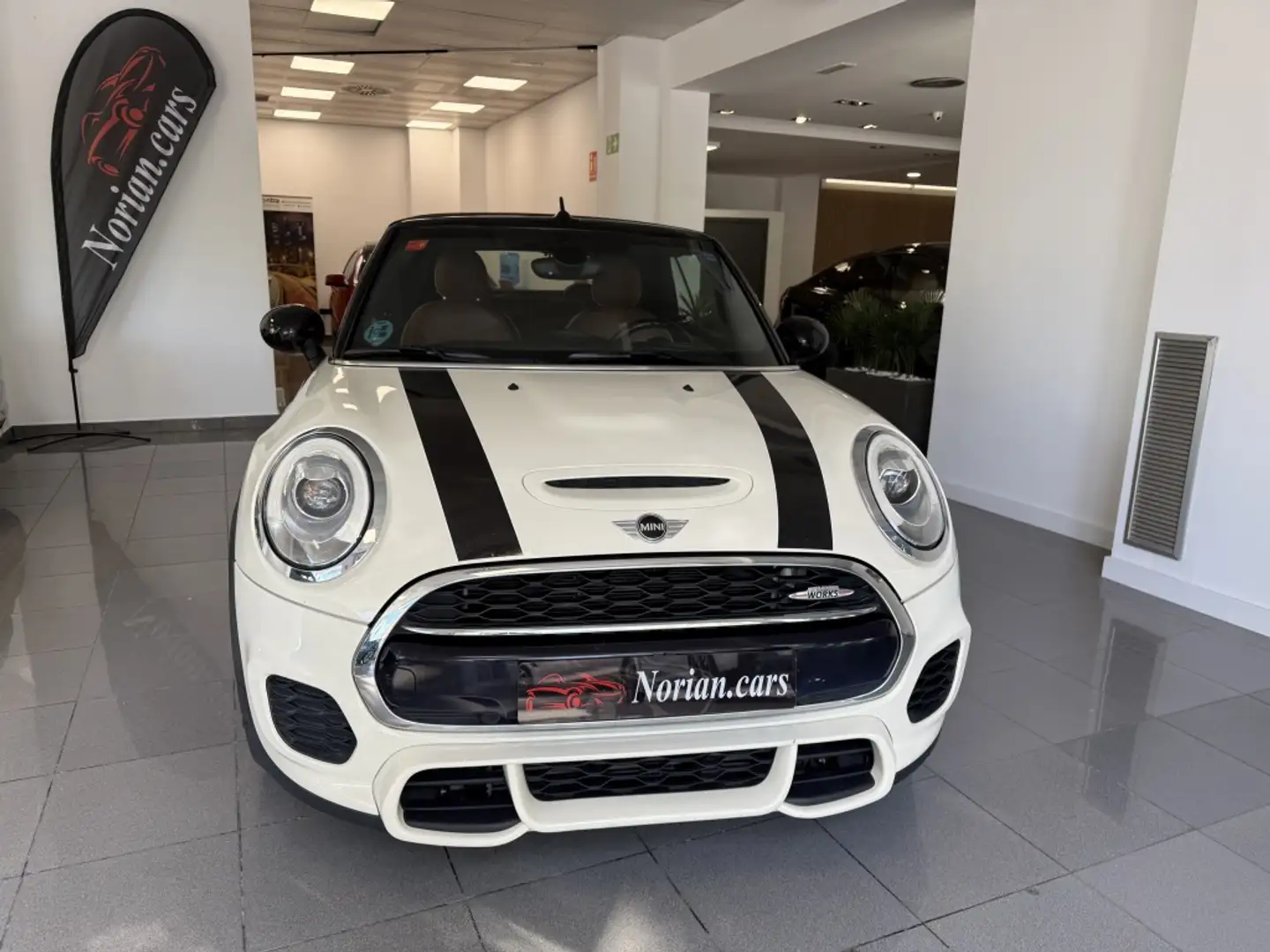 MINI John Cooper Works Cabrio Aut. Beige - 2