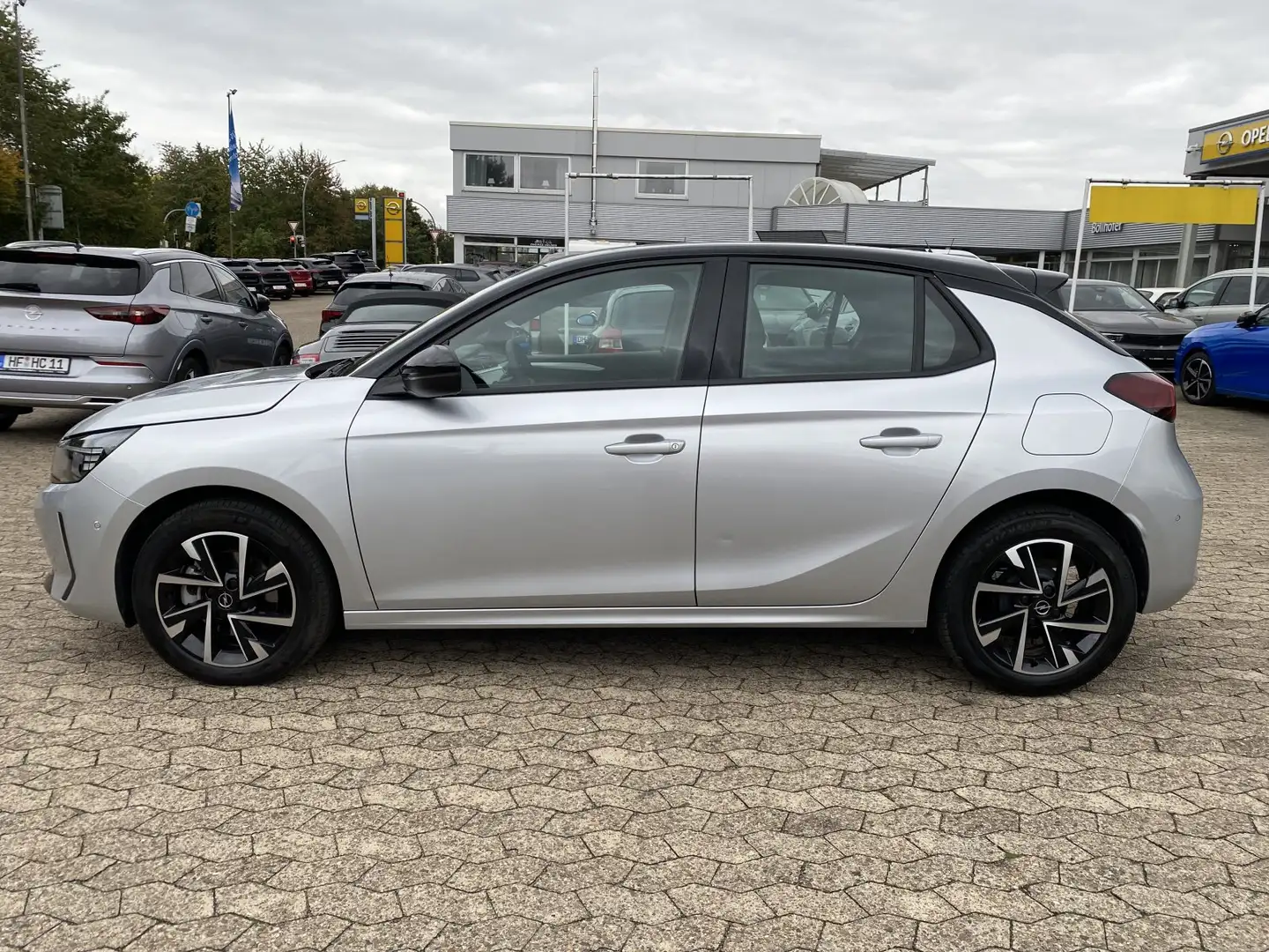 Opel Corsa Corsa 1.2 GS-Line LED/PDC V+H+180CAM/MULTI-RADIO/K Silber - 2