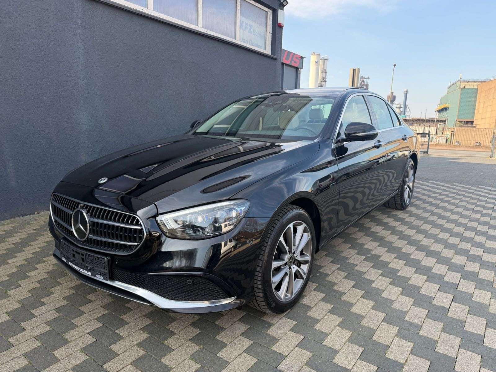 Second hand Mercedes Benz E-Class 300