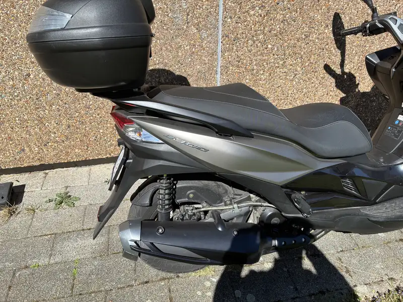 Kawasaki J300 - foto 8