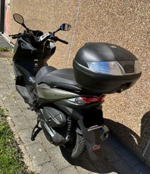 Kawasaki J300 - foto 5