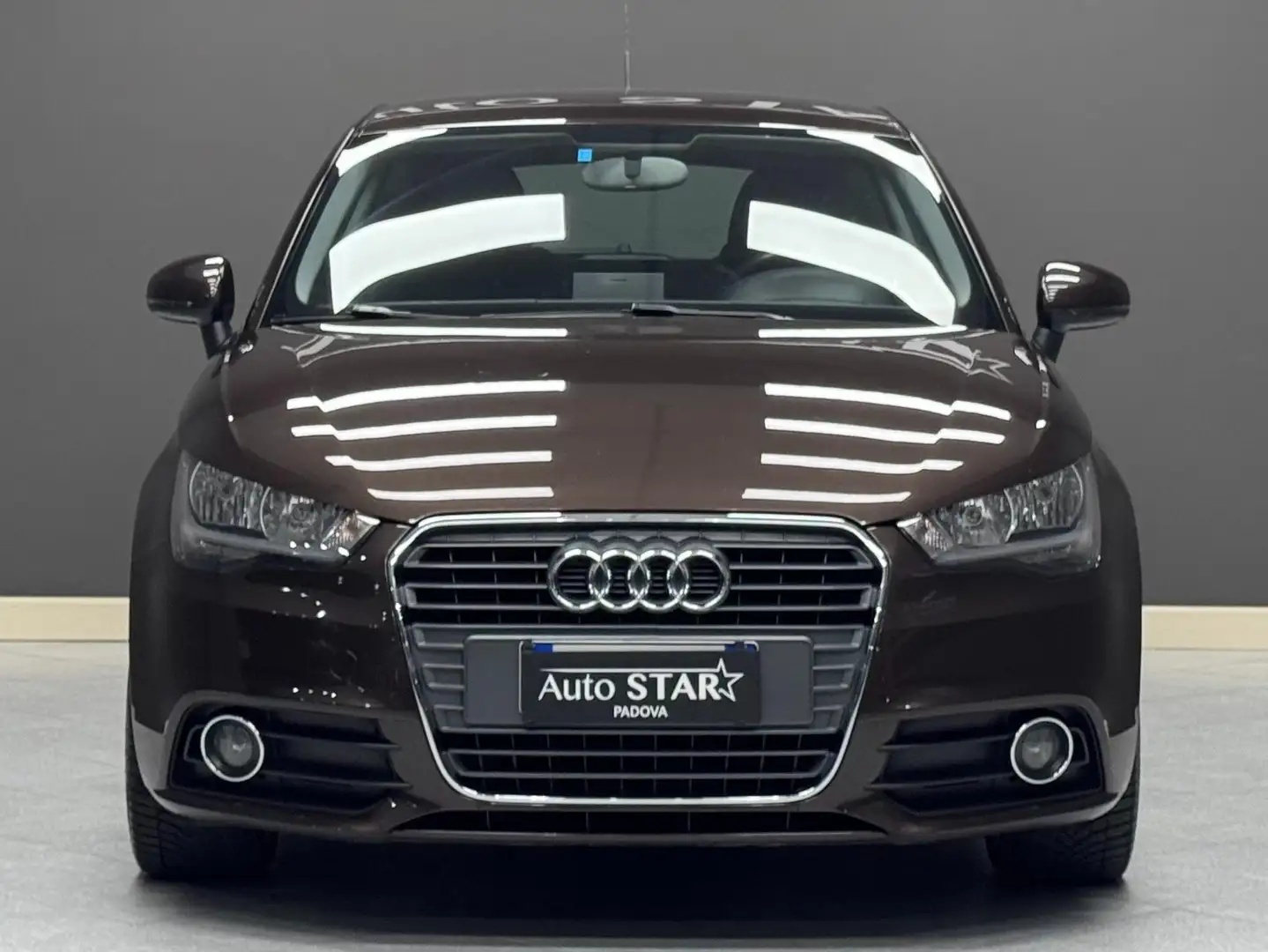 Audi A1 1.2 tfsi Attraction Brun - 2