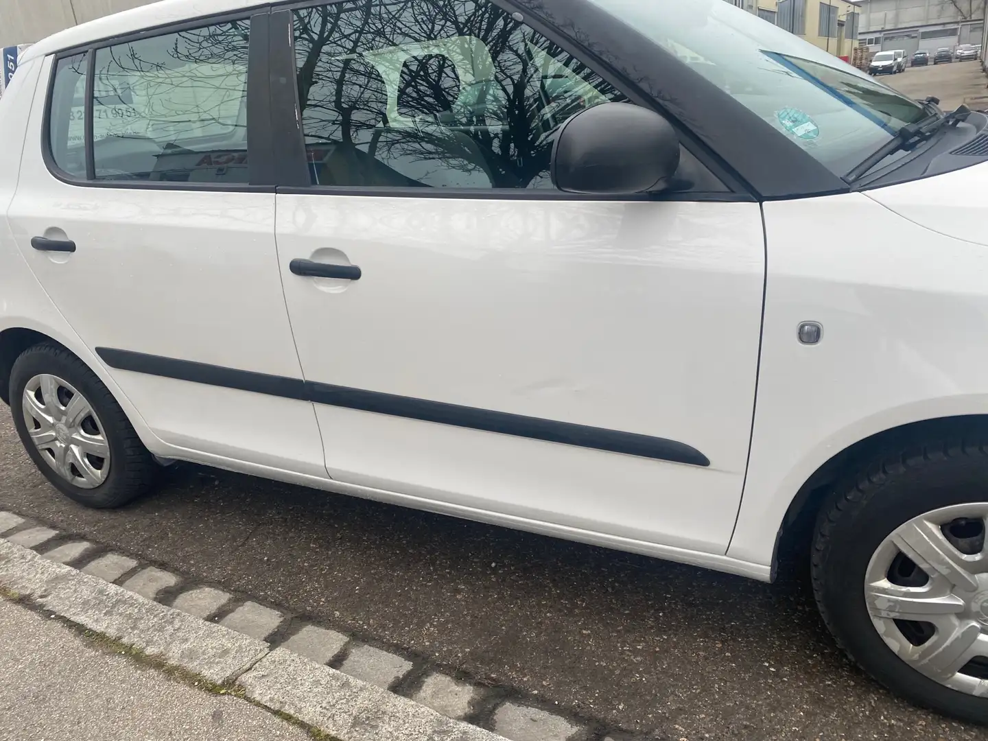 Skoda Fabia 1.2 TSI Ambiente Weiß - 2