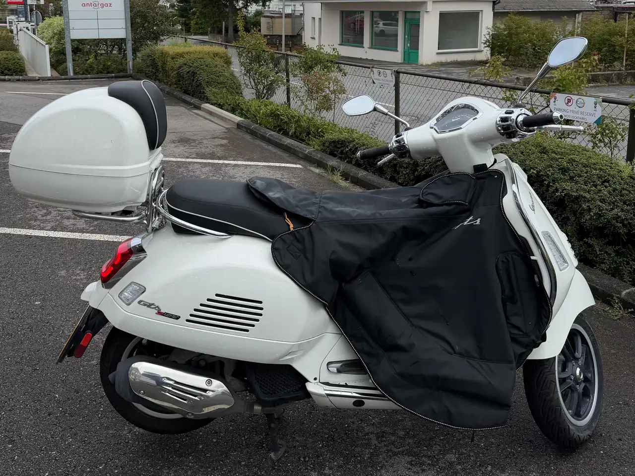 Vespa GTS 125