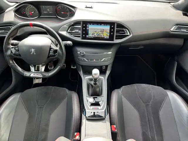 Peugeot 308 view 2
