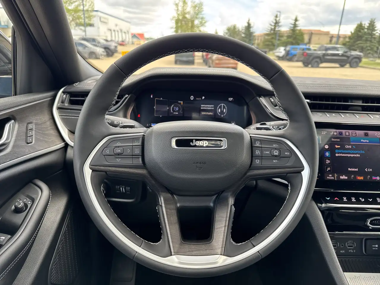 Jeep Grand Cherokee снимка Jeep Grand Cherokee