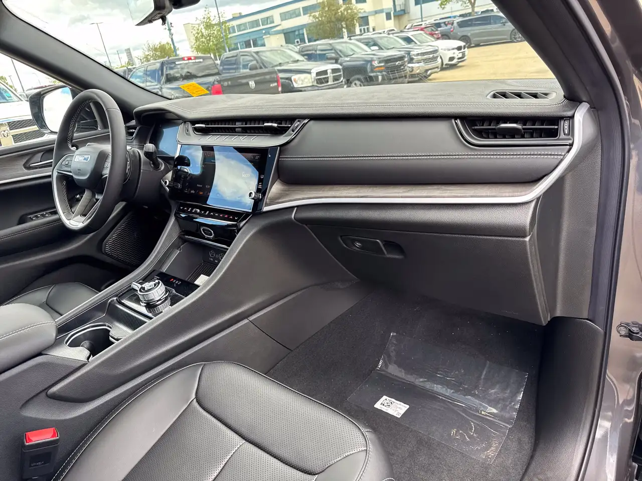 Jeep Grand Cherokee снимка Jeep Grand Cherokee