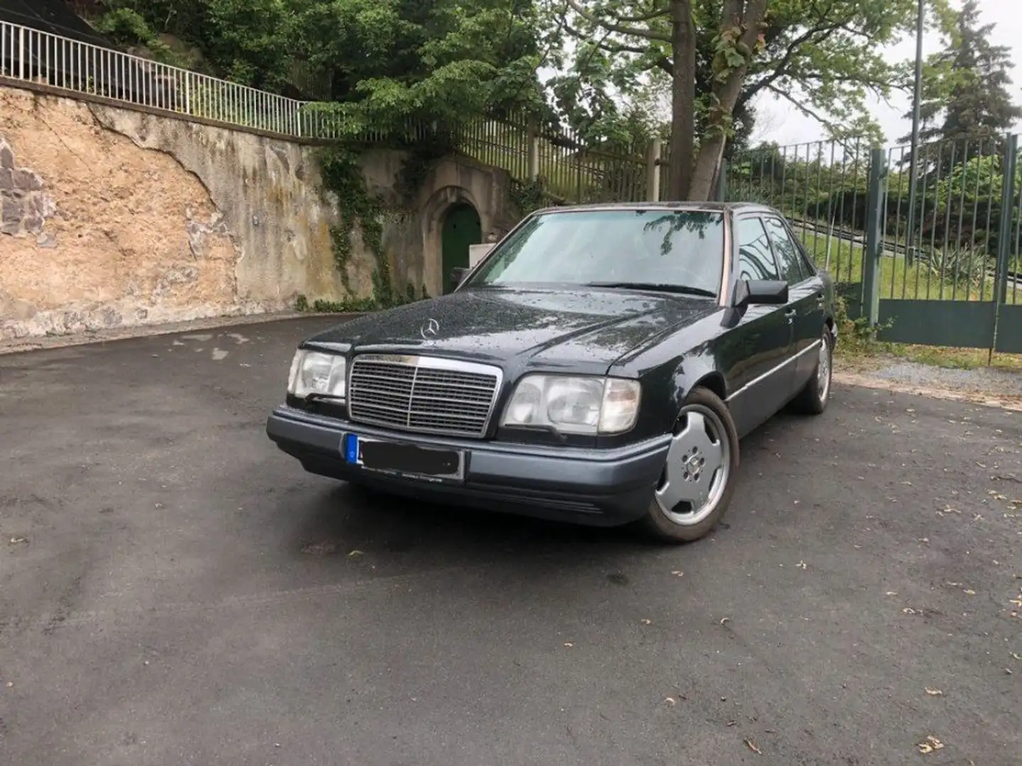 Mercedes-Benz E 420 *W124 in sehr schönem Zustand* Negro - 2