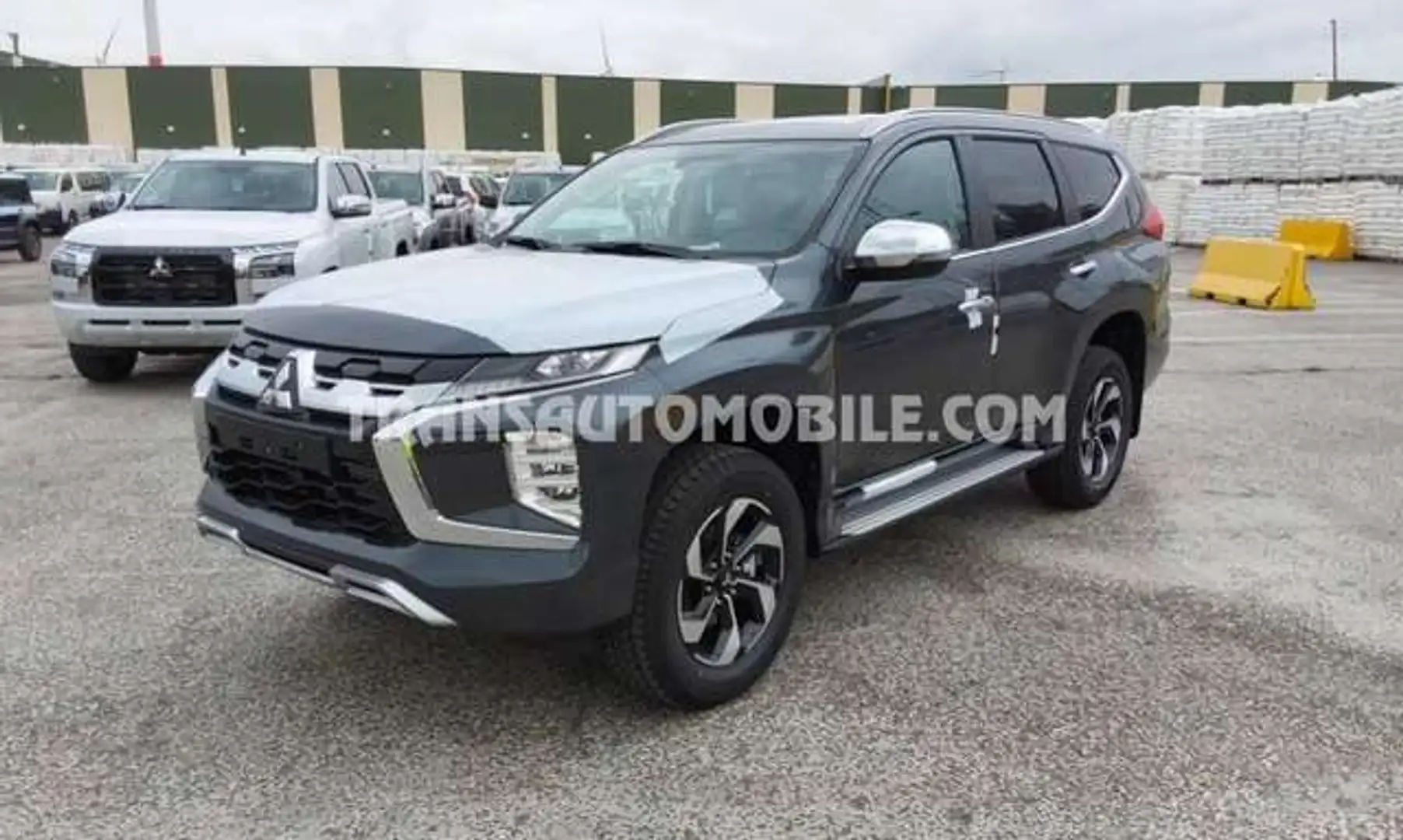 Mitsubishi Pajero Sport GLS  2.4L TURBO DIESEL AUTOMATIQUE - EXPORT OUT EU TROPICAL VERSION - 1