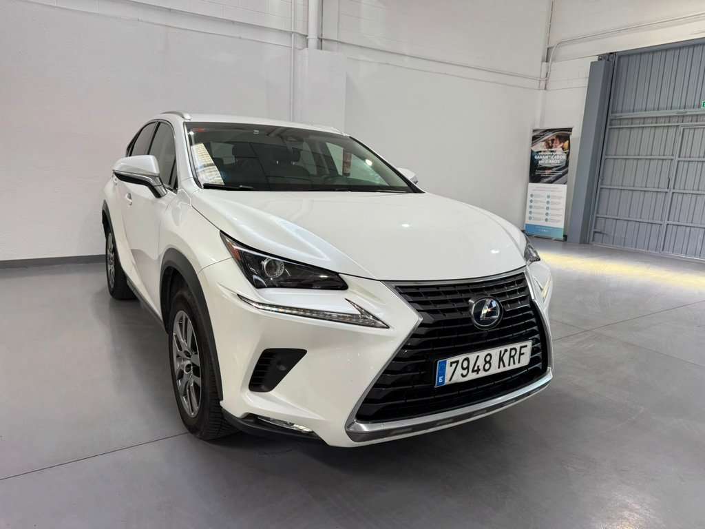 Lexus NX 300 300h Executive Navigation 4WD - foto 1