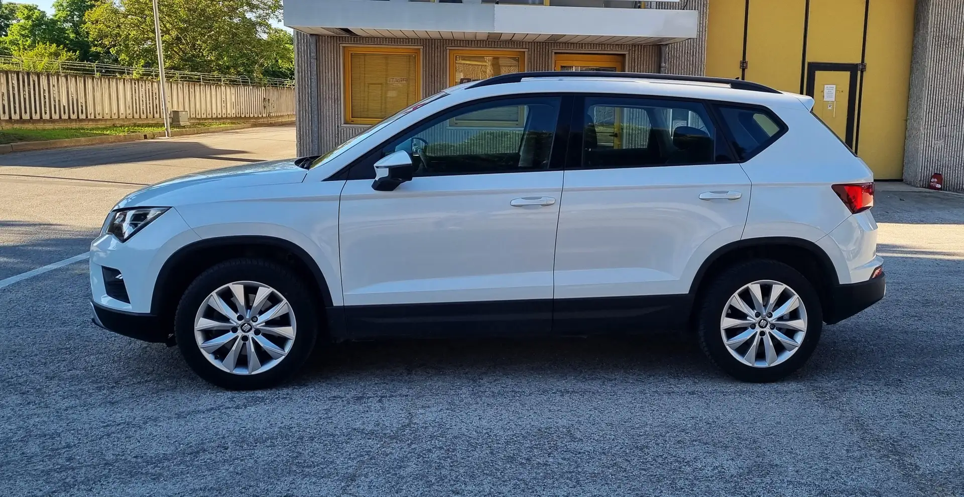 SEAT Ateca 1.6 TDI 116 CV NAVI-LED-TELECAMERA-TEL-CRUISE-C.17 Bianco - 2
