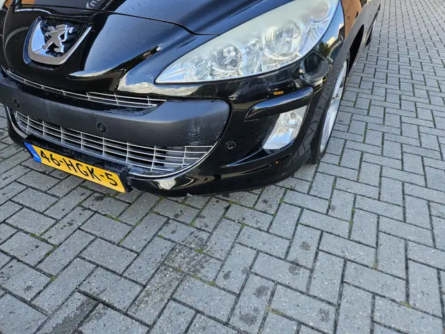 Peugeot 308 view 2