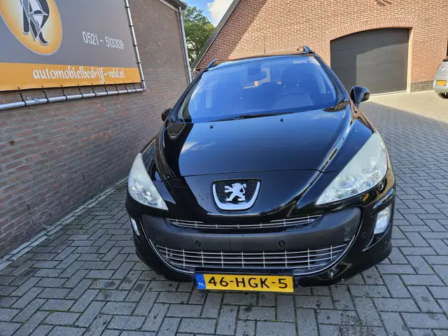 Peugeot 308 view 3