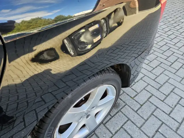 Peugeot 308 view 6
